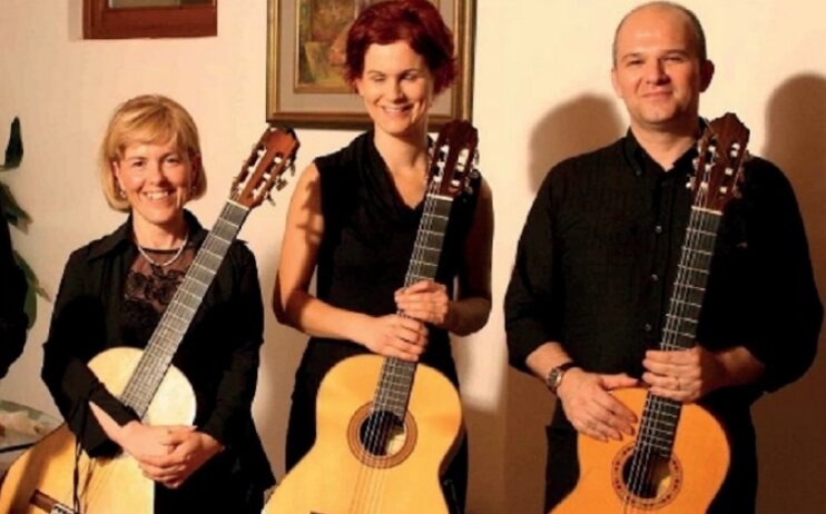 Trio Estampas